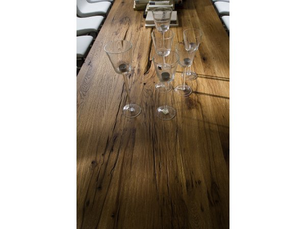 Jídelní stůl z masivu LEEDS tmavý dub bassano