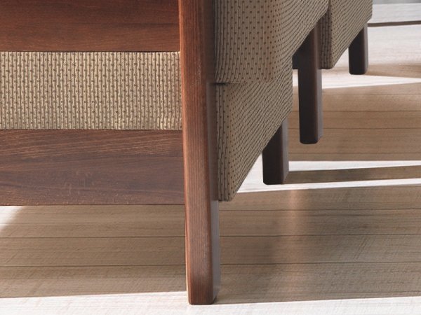 Křeslo s dřevěnými područkami MODEL O