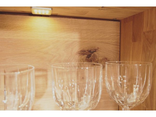 Dubový nábytek z masivu do obývacího pokoje a jídelny - DALLAS 6 dub pálený olejovaný