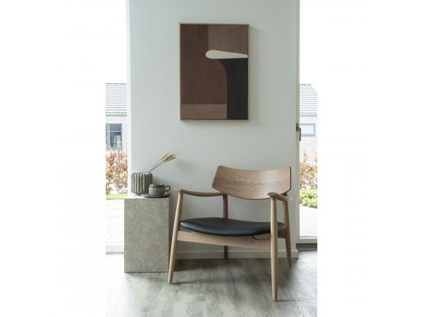 Křeslo Olvera, dubové dřevo a černý sedák z PU kůže – House Nordic