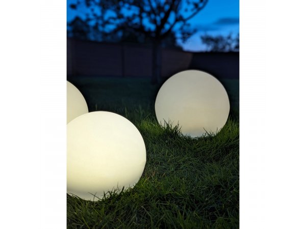 Sada solárních LED lamp Lifton, bílá, Ø20–30 cm – House Nordic