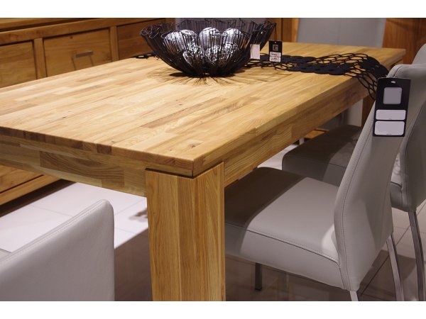 Dubový jídelní stůl z masivu FARO