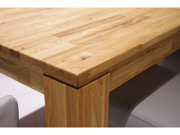 Dubový jídelní stůl z masivu FARO