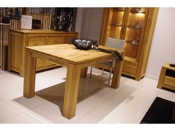 Dubový jídelní stůl z masivu FARO