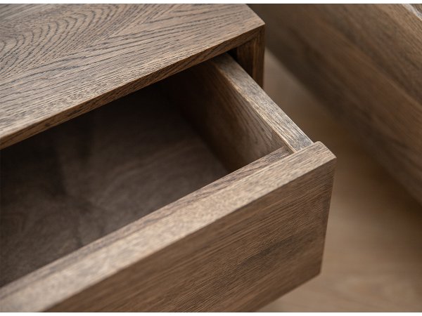 Noční stolek z masivu RIA dub kouřový