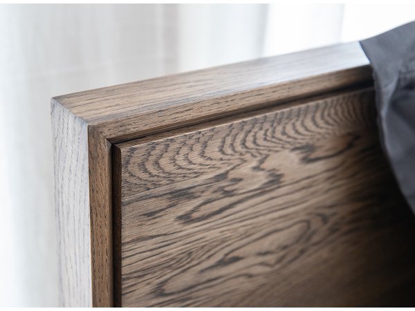 Postel z masivu RIA dub kouřový