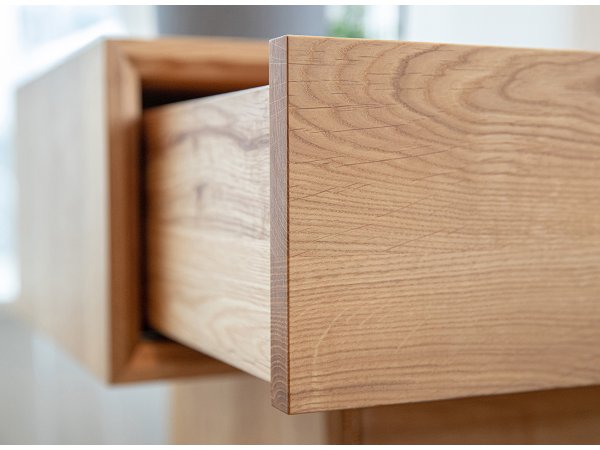 Noční stolek z masivu RIA dub olejovaný závěsný