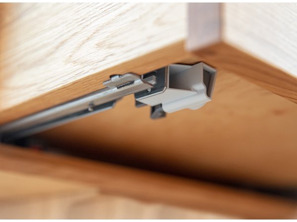 Noční stolek z masivu RIA dub olejovaný závěsný