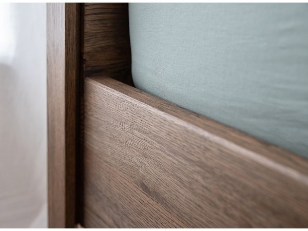 Postel z masivu RIA dub kouřový