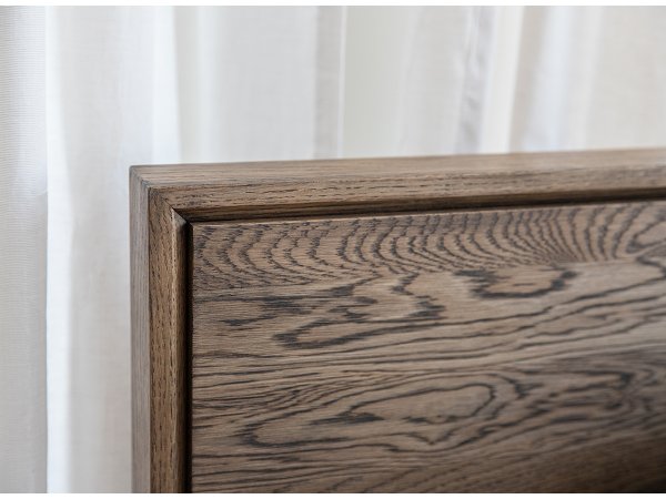 Postel z masivu RIA dub kouřový