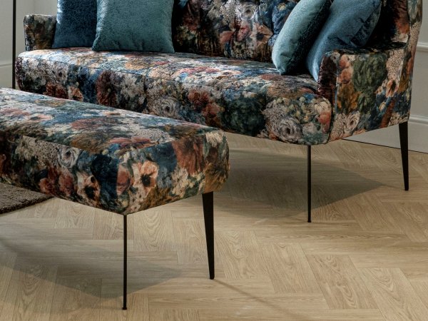 Stylová pohovka v květinovém potahu AMBER