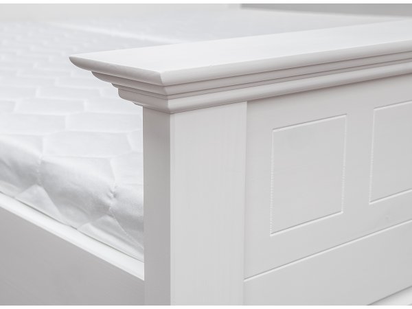 Postel LUNO s úložným prostorem z masivu