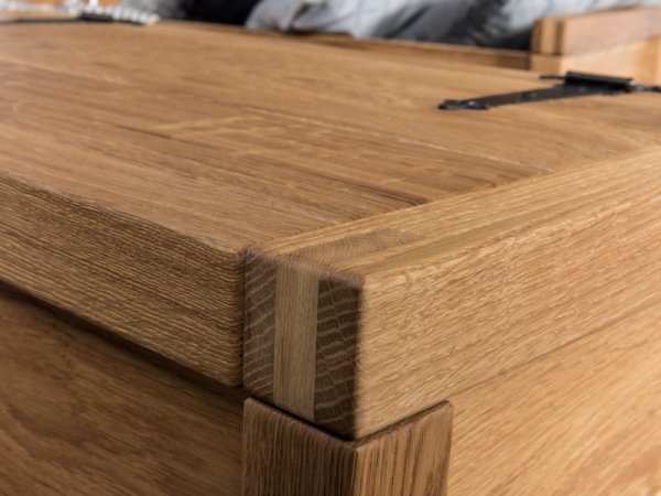 Truhla z dubového masivu BOX dub přírodní