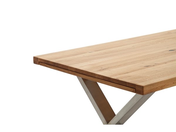 Rozkládací jídelní stůl z masivu BROOKLYN dub bělený/leštěná ocel