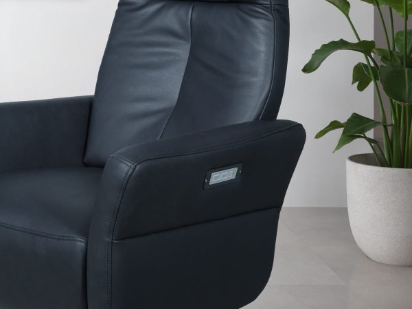 Kožené otočné křeslo ARBOL s elektrickým polohováním