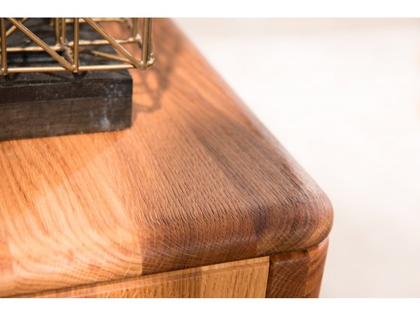 Dubová vitrína z masivu DALLAS dub olejovaný (pravá typ 52)