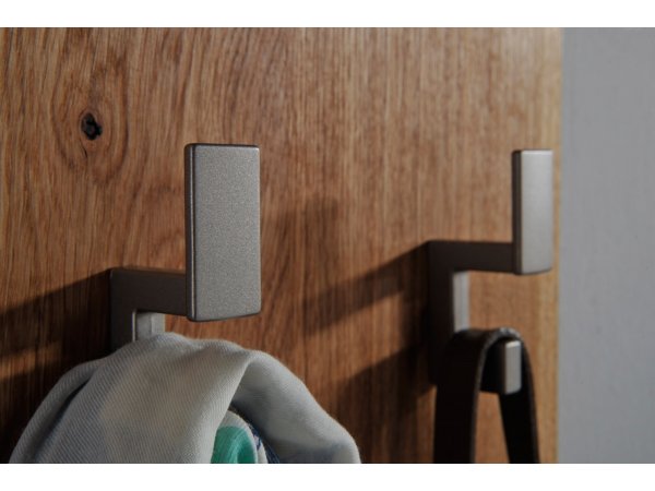 Dubový nábytek z masivu do předsíně WOODLINE 3 dub přírodní