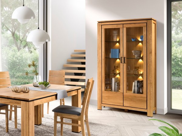 Vitrína z dubového masivu FARO II (typ 12)