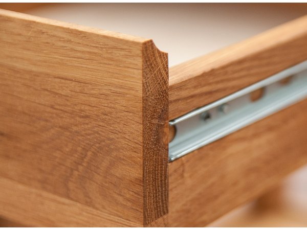 Dubový odkládací stolek ALO menší se zásuvkou