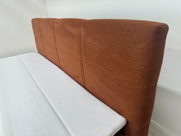 Čalouněná postel BEAST 160x200 včetně topperu, látka Campsbay Cognac