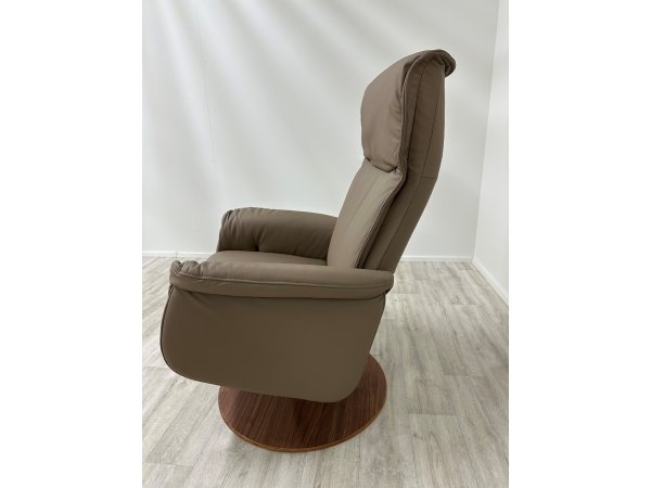 VÝPRODEJ: Otočné a polohovací kožené křeslo BREEZE