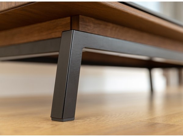 Dubová komoda LOFT s barem a proskleným čelem, tabák