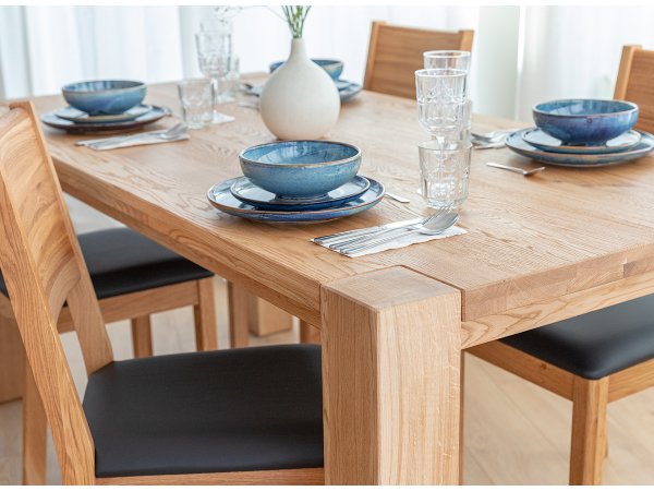 Dubový jídelní set stůl ENA + židle RATO