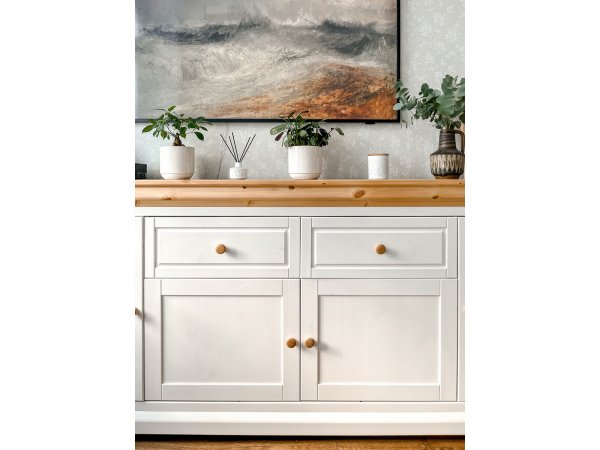 Komoda do obývacího pokoje (typ 05) RONE bílá/borovice