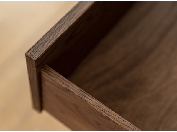 Dubová komoda se sklem LOFT, tabák