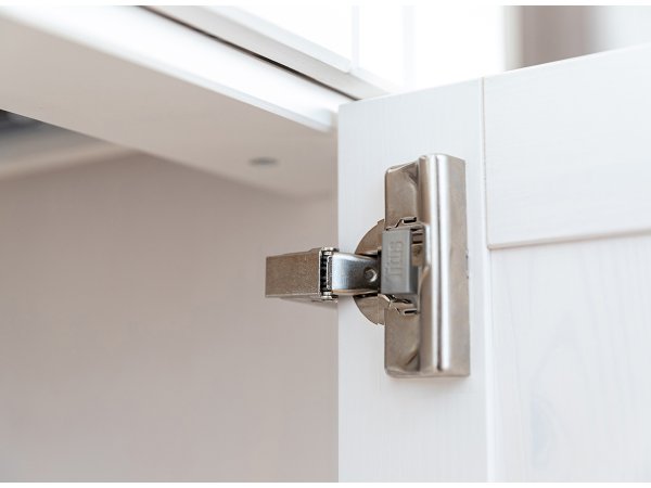 Komoda do obývacího pokoje (typ 05) RONE bílá/borovice