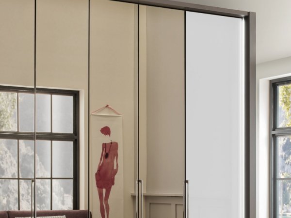 Luxusní skříň se zrcadlem KANSAS dekor Havana/bílé sklo