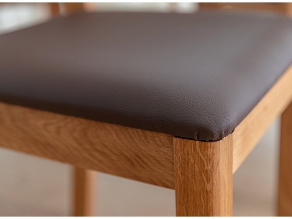 Dubová jídelní židle s hnědým sedákem RATO