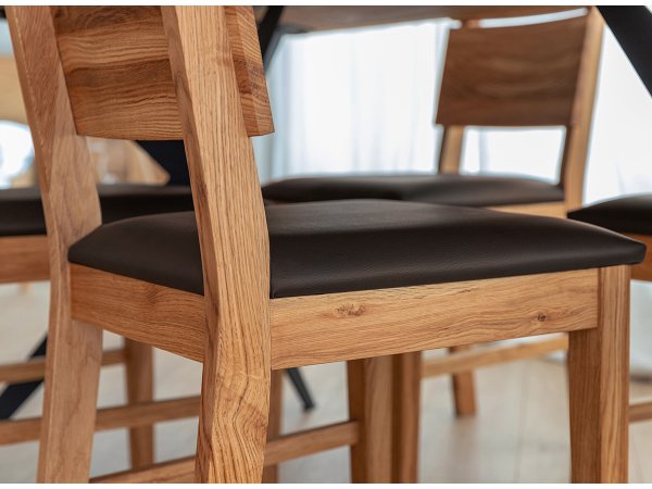 Dubová jídelní židle s hnědým sedákem ERTO