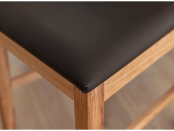 Dubová jídelní židle s hnědým sedákem ERTO