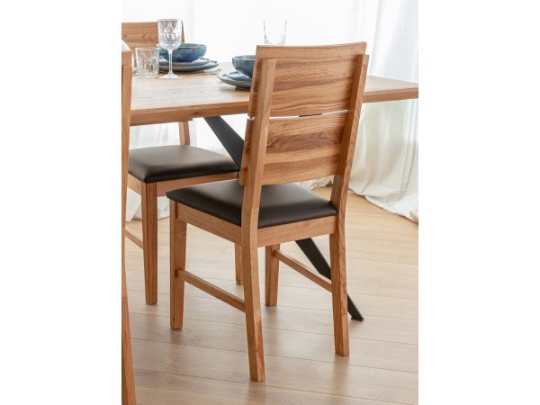 Dubová jídelní židle s hnědým sedákem ERTO