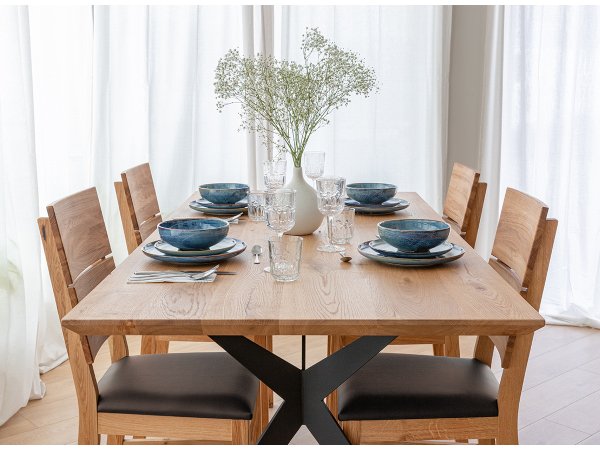 Dubová jídelní židle s hnědým sedákem ERTO