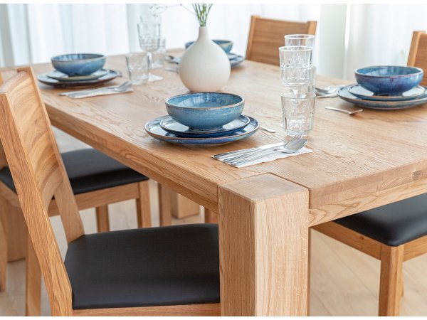 Dubový jídelní set stůl ENA + židle RATO