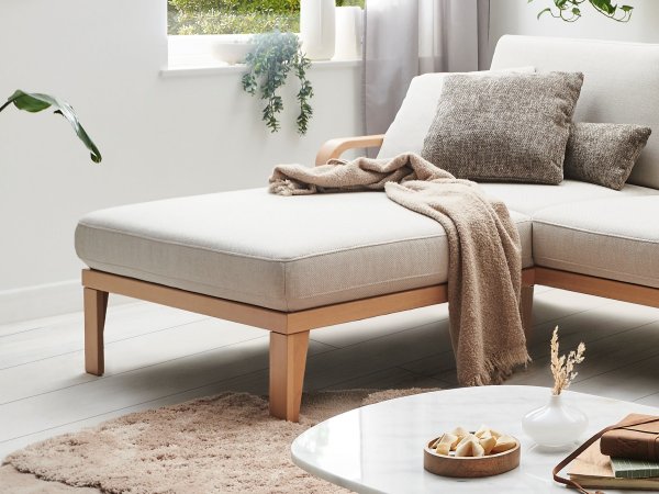 Rohová sedací souprava s dřevěnými područkami KOLDING