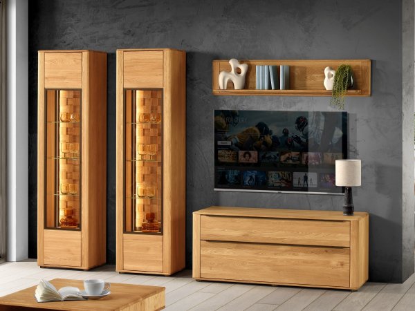 Dubová vitrína do obývacího pokoje včetně osvětlení LUNA typ 10