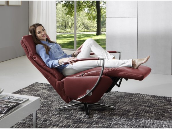 Polohovací kožené otočné křeslo METRO