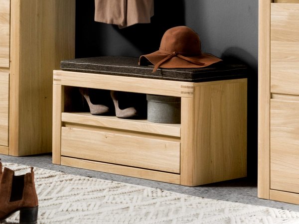 Dubový nábytek z masivu do předsíně MILE dub bianco olejovaný