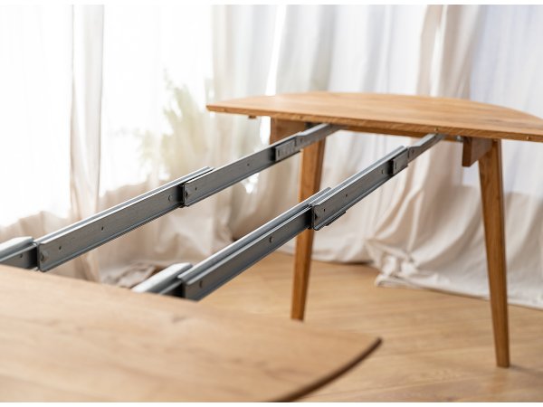 Kulatý rozkládací jídelní stůl TELLO 110 cm až 210 cm z dubového masivu