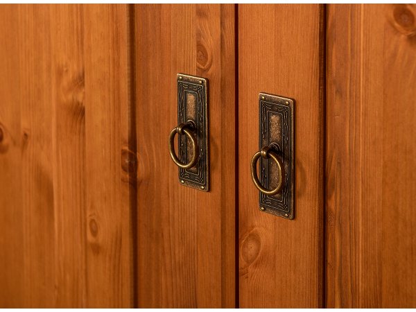 Skříň KANIA 2-dvéřová nízká z finské borovice