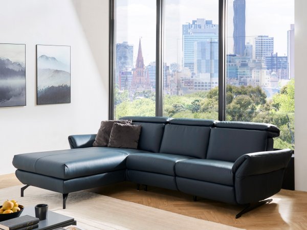 Kožená rohová sedací souprava TRAPANI s motorovou funkcí TV