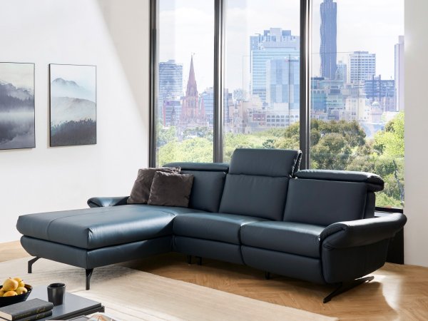 Kožená rohová sedací souprava TRAPANI s motorovou funkcí TV