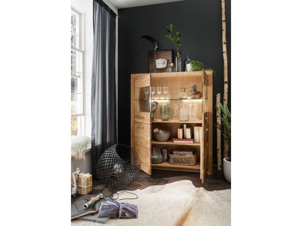 Dubová komoda s vitrínou I do obývacího pokoje LOMMA